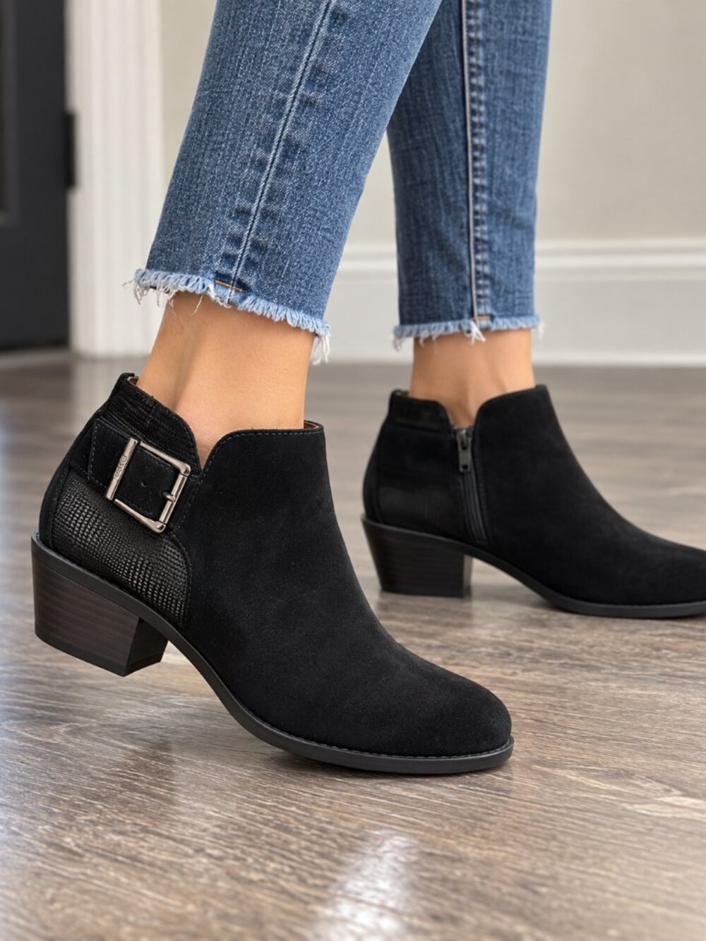 Vionic Awana Black Suede Ankle Booties NWOT Size 6.5